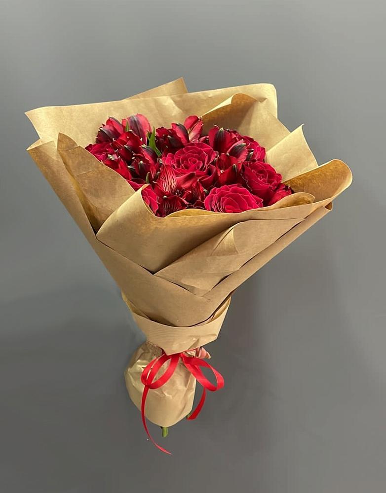 Букет цветов из: Альстромерии и Розы в Шушенском