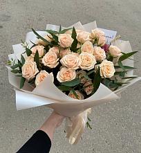 Букет Кремовые розы Латте в Шушенском