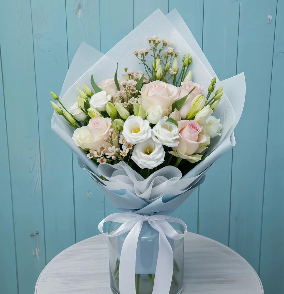 Букет цветов из: Розы и Лизиантусы в Шушенском