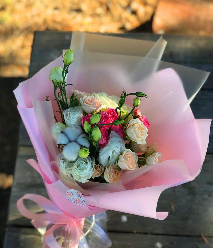 Букет цветов из: Розы и Лизиантусы в Шушенском