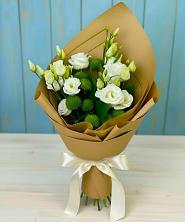 Букет цветов из:  Хризантемы и Лизиантусы в Шушенском