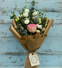 Букет цветов из:  Розы и Лизиантусы в Шушенском