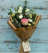 Букет цветов из:  Розы и Лизиантусы в Шушенском