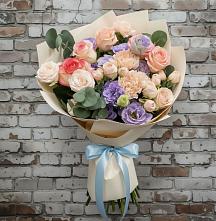 Букет цветов из:  Розы, Лизиантусы и Гвоздики в Шушенском