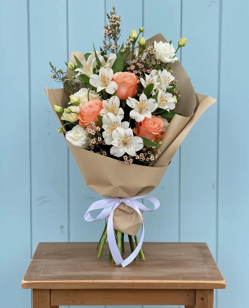 Букет цветов из: Альстромерии, Лизиантусы, Розы и Хризантемы в Шушенском